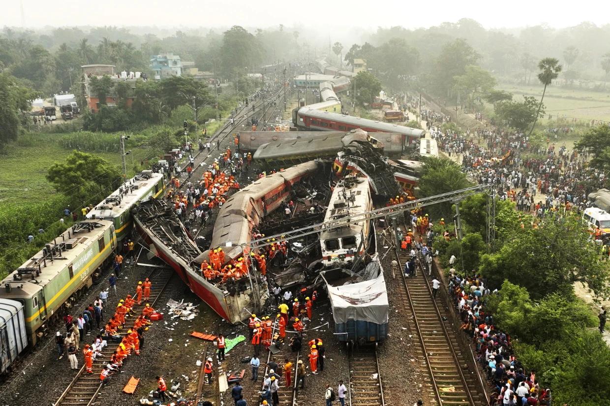 3 Petugas Kereta Api Ditangkap Terkait Kecelakaan yang Tewaskan Ratusan orang di India