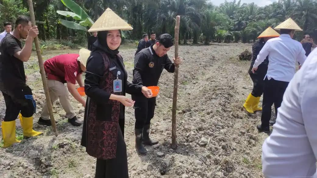Kegiatan penanaman jagung di Lapas Muara Sabak