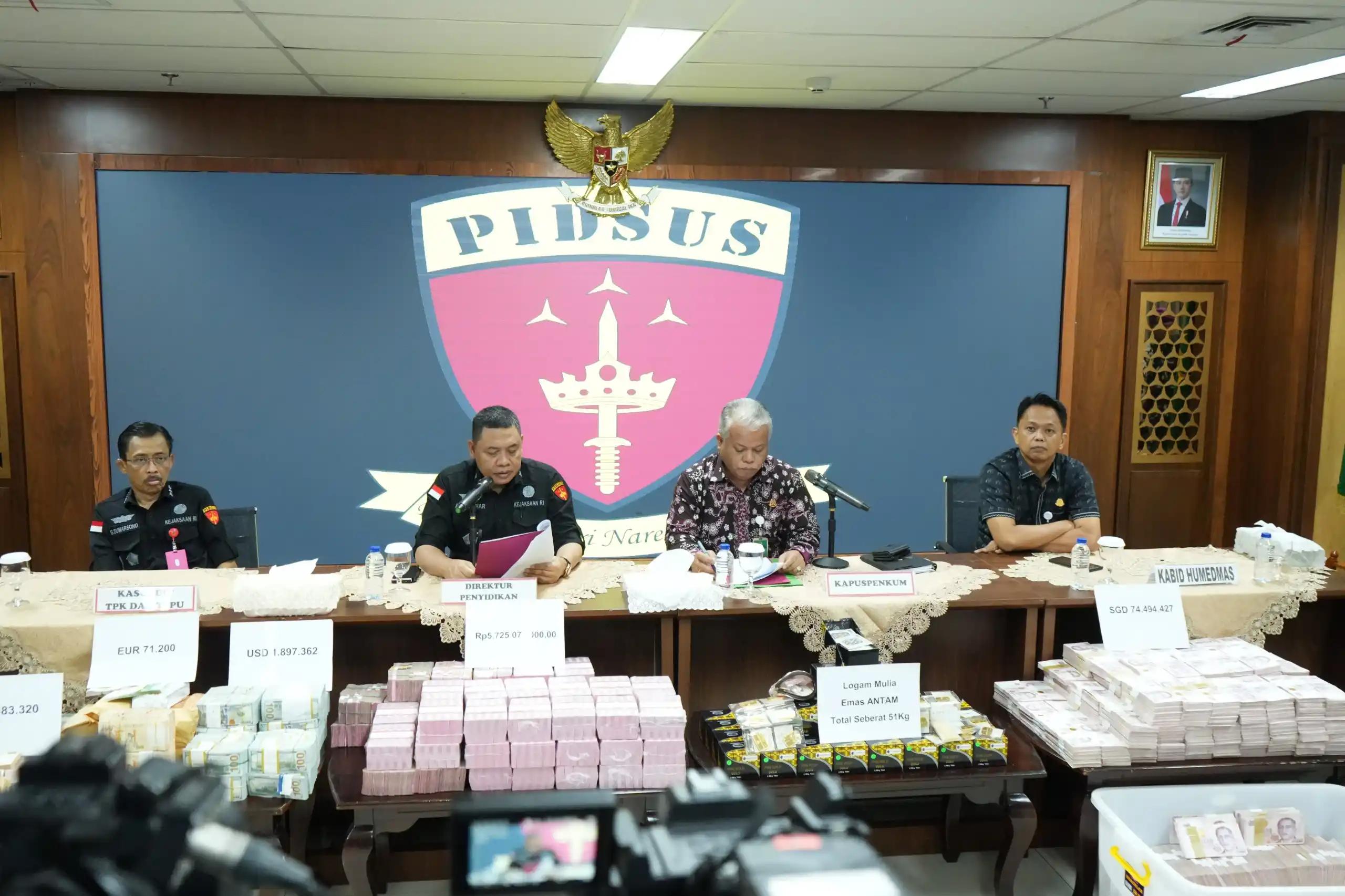 Kejagung Disarankan Jerat Bekas Pejabat MA Zarof Ricar dengan Pasal Gratifikasi dan TPPU