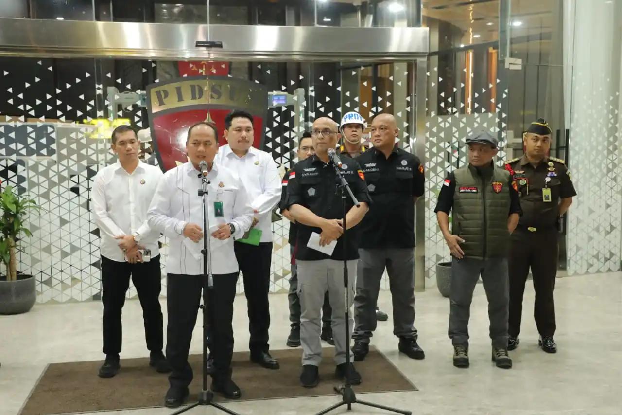 Kejaksaan Agung menetapkan 11 tersangka dalam kasus dugaan korupsi manipulasi ekspor Crude Palm Oil (CPO) yang disamarkan sebagai limbah Palm Oil Mill Effluent (POME) periode 2022–2024.  (Foto: Dok Ist)