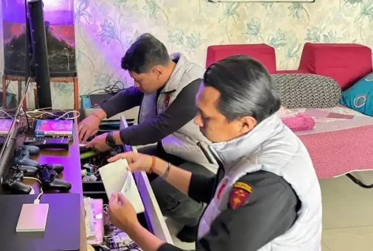 Kejaksaan Geledah Rumah Eks Pejabat Telkom