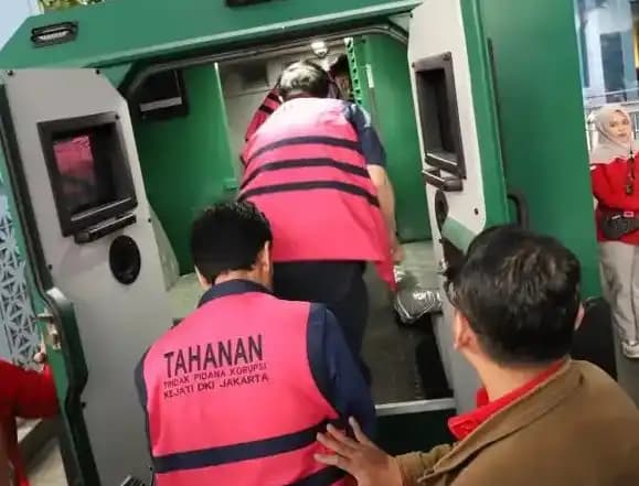 Kejati DKI menetapkan tiga tersangka korupsi dalam penyelenggaraan pembiayaan ekspor LPEI