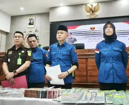 Kejati Lampung Geledah Rumah Mantan Gubernur Lampung Arinal