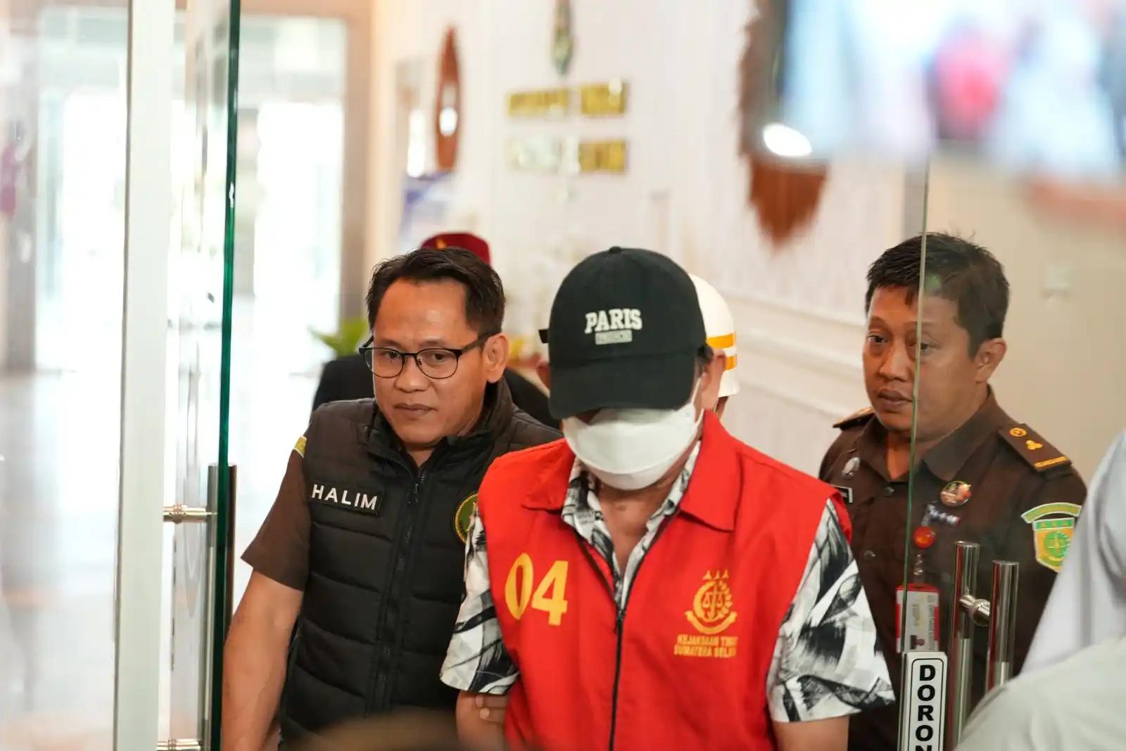 Kejati Sumsel Tahan 1 Tersangka Korupsi KUR Bank Sumsel Babel Rp12,79 M