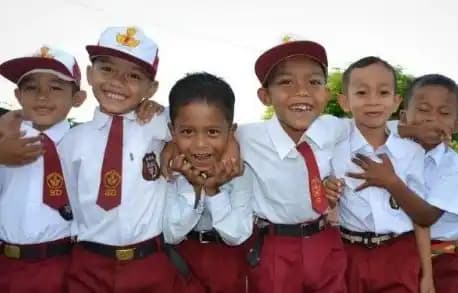 Kemiskinan menjadi penghalang utama anak Indonesia bersekolah