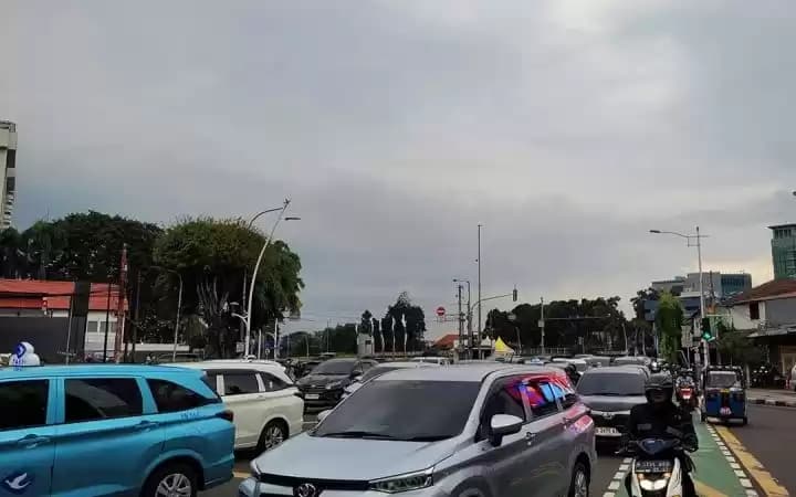 Kendaraan di jalan