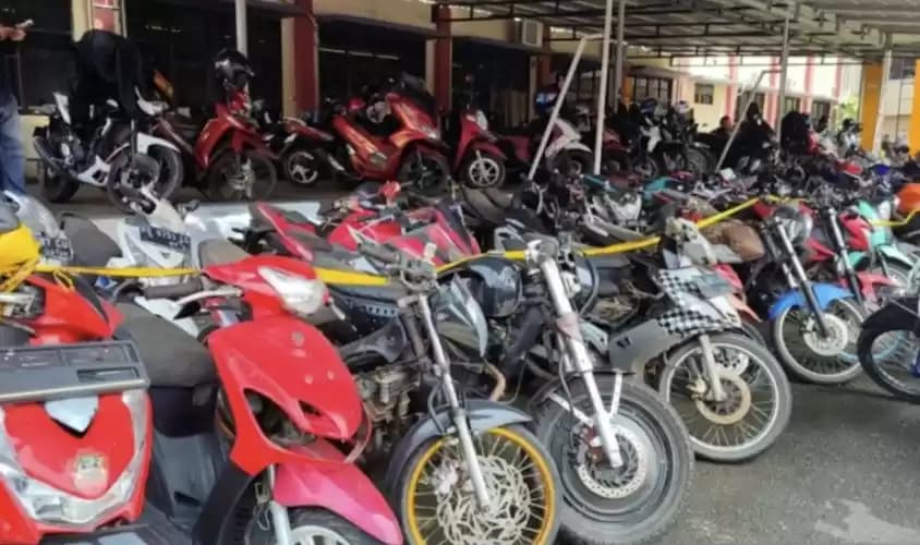 Kendaraan roda dua gunakan knalpot Brong