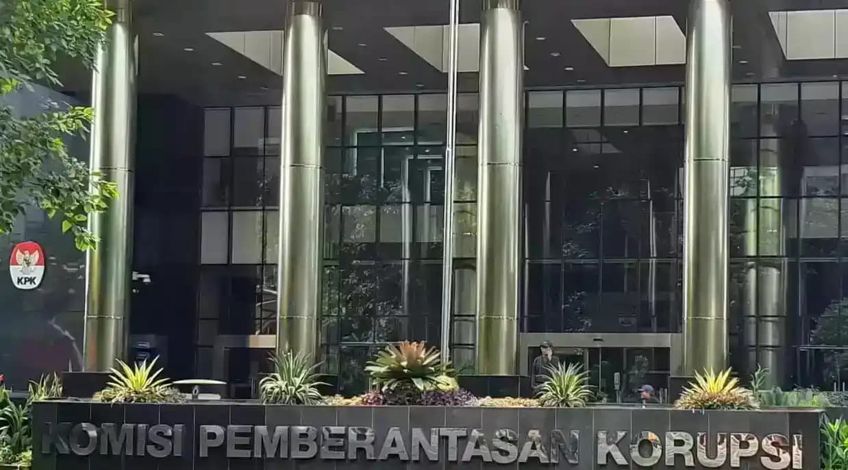 Kepala Bidang PPSMP Kota Bandung Dani Nurahmat Diulik KPK soal Suap Pengadaan CCTV dan ISP Bandung Smart City