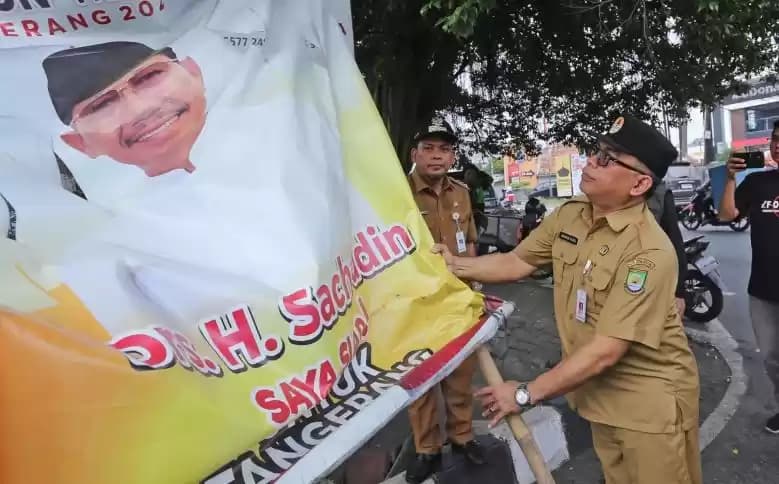 Kepala Dinas Lingkungan Hidup Kota Tangerang Wawan Fauzi