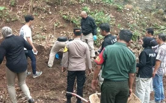 Polisi Dalami Temuan Empat Kerangka Bayi di Banyumas, Terkubur Berbulan-bulan!