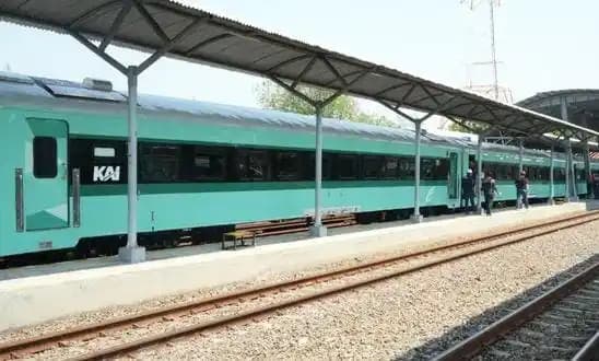 Kereta khusus petani dan pedagang