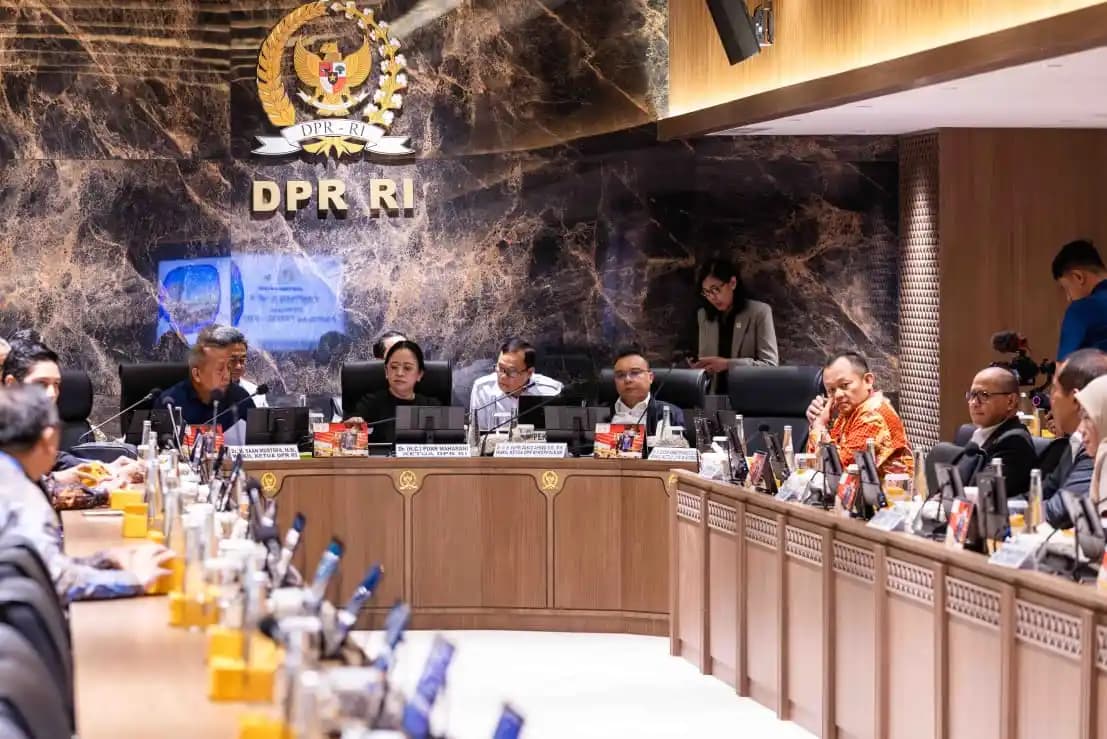 Ketua DPR RI Puan Maharani memimpin pertemuan bersama pimpinan fraksi-fraksi DPR untuk membahas transformasi lembaga legislatif. (Dok. MI)
