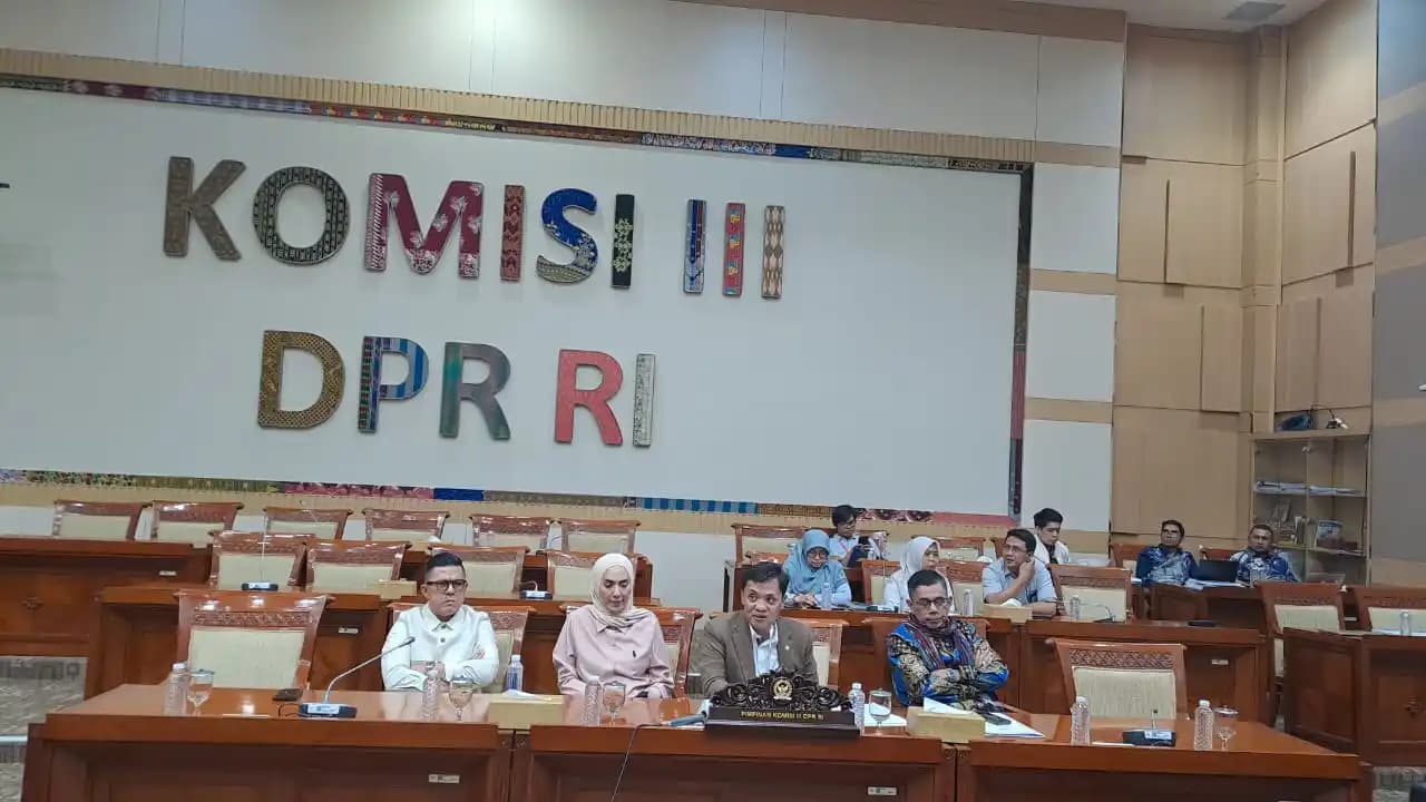 Ketua Komisi III DPR RI, Habiburokhman, menyampaikan bahwa dokumen RUU KUHAP kini telah tersedia di situs resmi DPR RI. (Foto. Rizal)