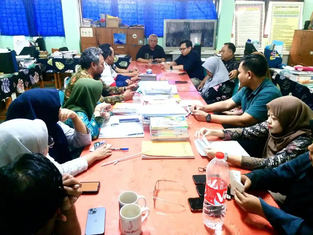 Klarifikasi Berita: "Suara Pembaca" Seorang Guru Produktif di SMK Multimedia Sumbangsih