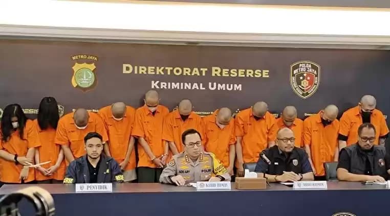 Kombes Pol Wira Satya Triputra Bersama kombes Pol Ade Ary Syam Indradi