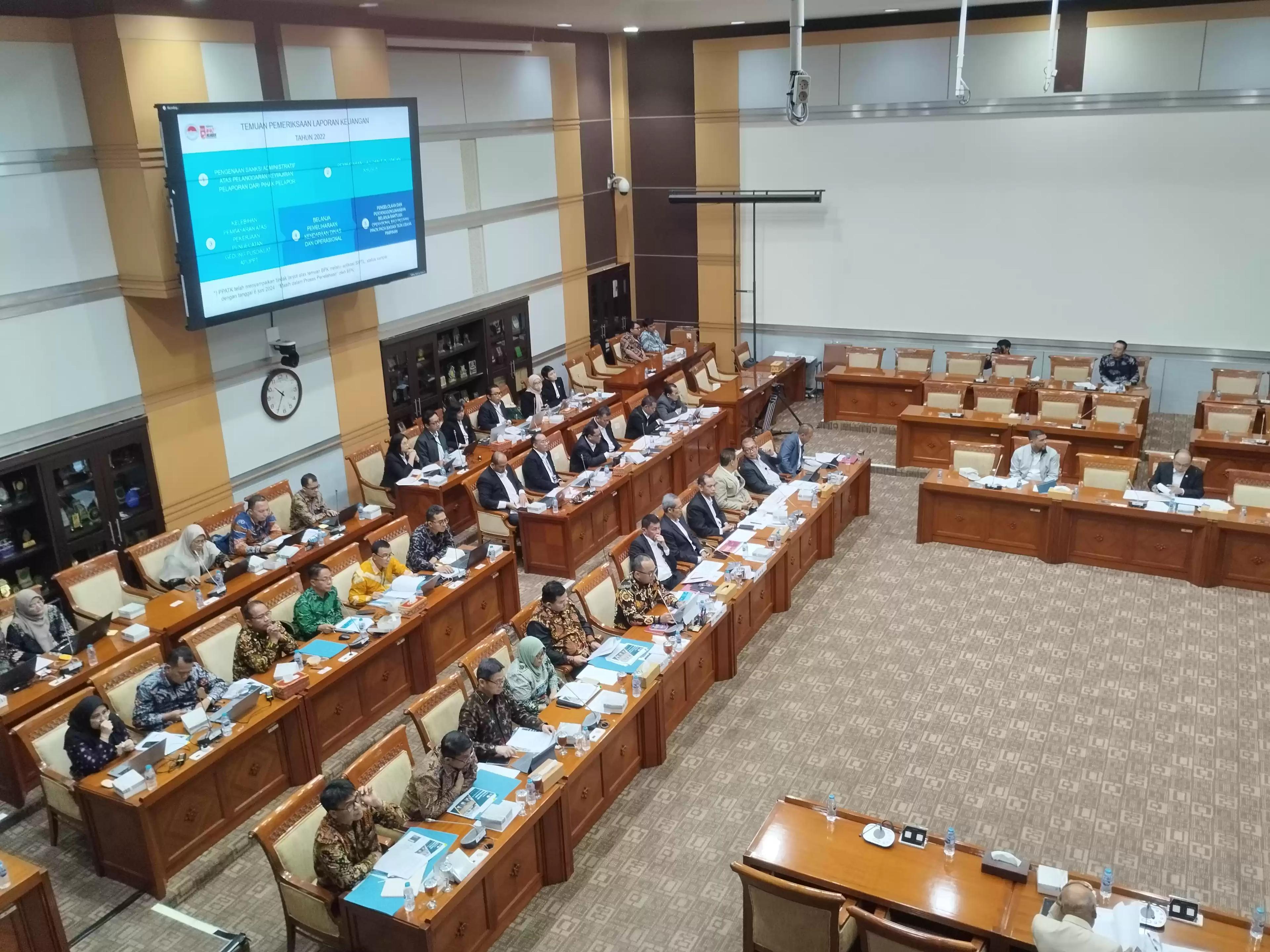 Komisi III DPR RDP dengan Kepala PPATK dan Ketua KPK (Foto: MI/Dhanis)