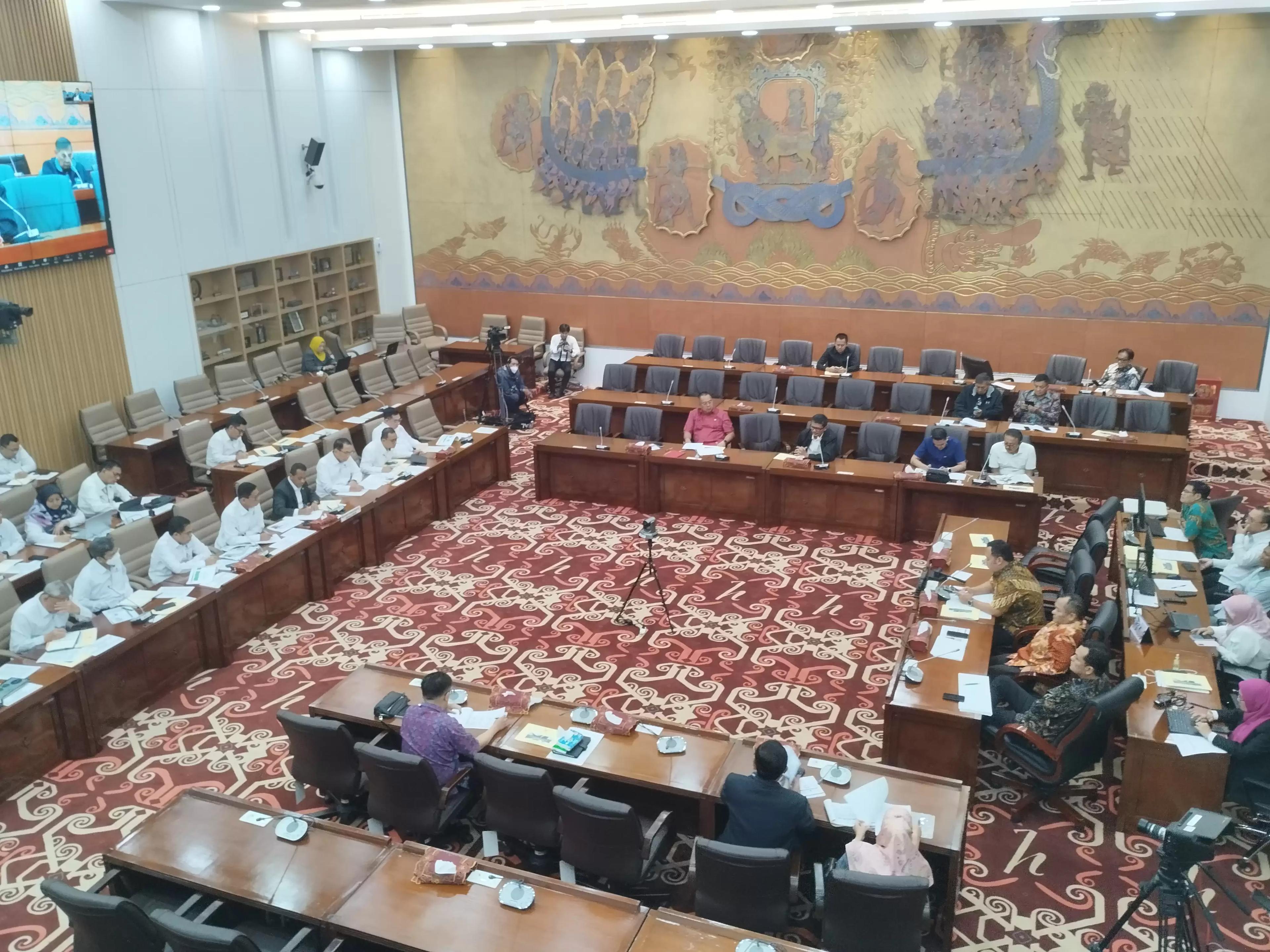 Komisi VI DPR RI Gelar Rapat Kerja Bersama Menteri Investasi (Foto: MI/Dhanis)