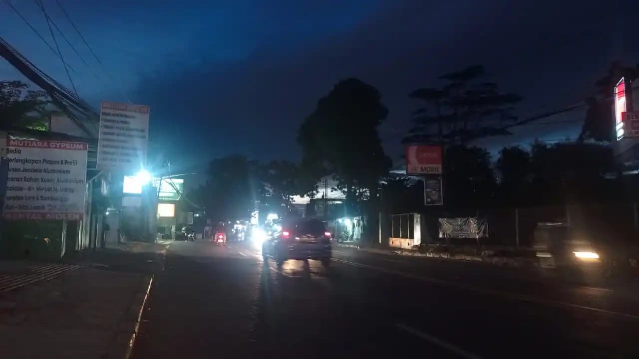 Kondisi di Jalan Raya Cinunuk