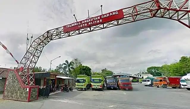 Kontrak Baru Seumur Jagung, 38 Tenaga Pendukung Terminal Kargo Blitar “Dilempar” Lewat  Pesan Singkat Tengah Malam