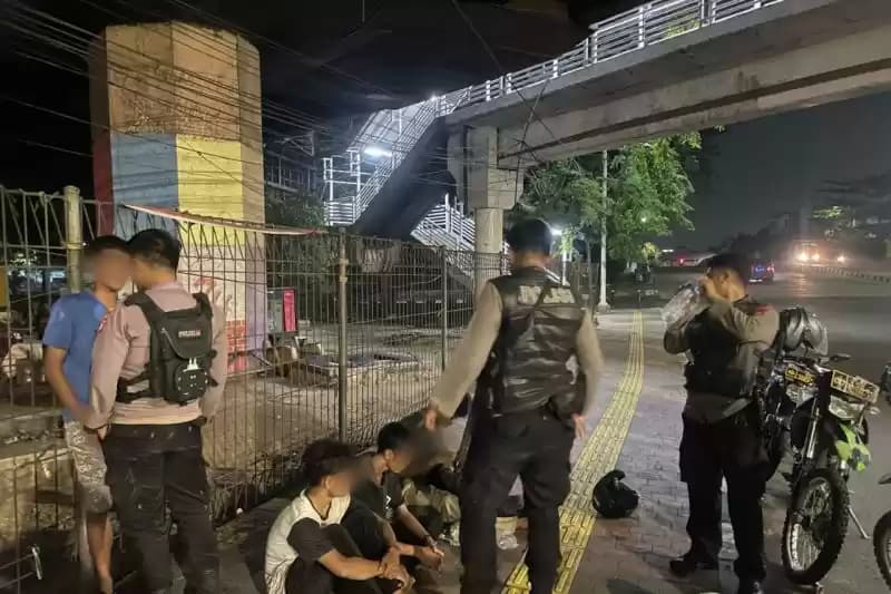 konvoi bawa sajam