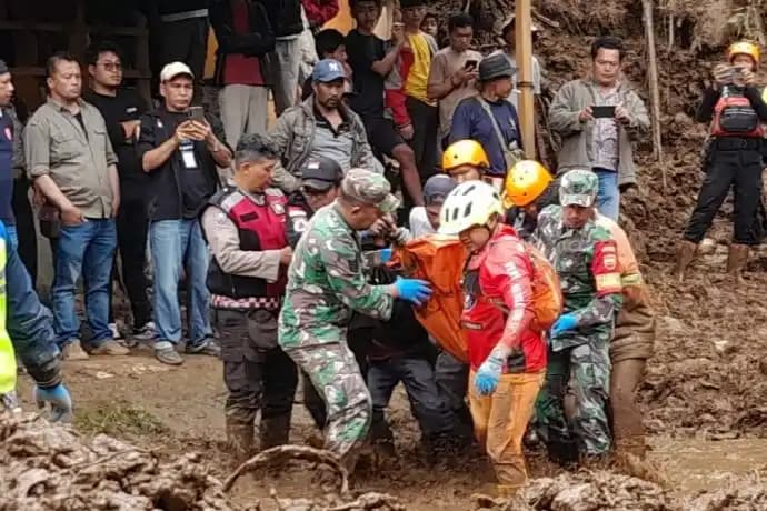 Korban Tanah Longsor di Karo