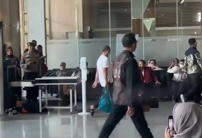 KPK Amankan Lebih dari Rp 1 M dari OTT Meringkus Gubernur Riau Abdul Wahid