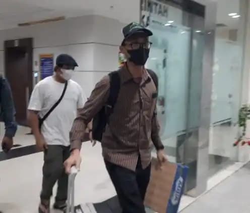 KPK Geledah Kantor Dishub dan Kesbangpol Kota Pekanbaru