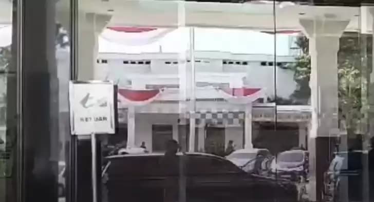 KPK Geledah Pemprov Jawa Timur