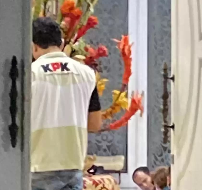 KPK Geledah Rumah Pribadi Eks Gubernur Kaltim Awang Faroek Isha