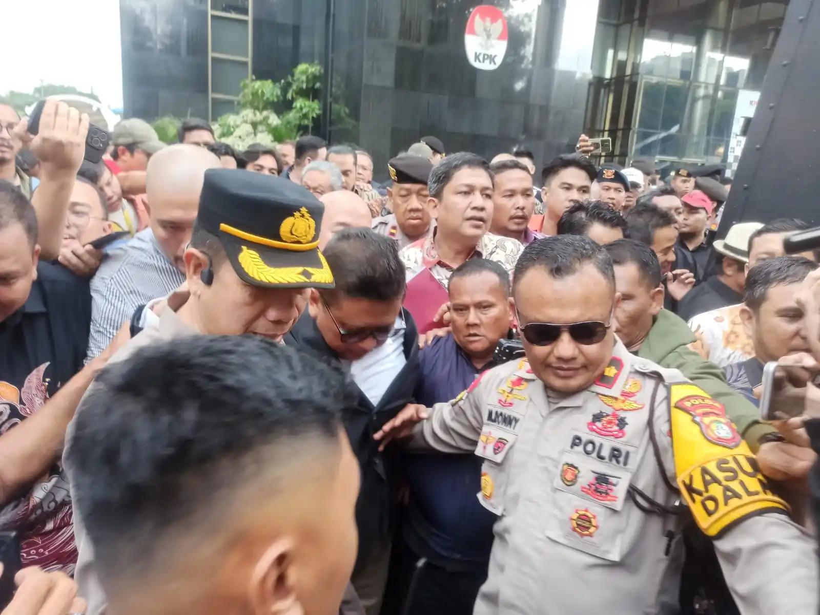 KPK usai periksa Hasto