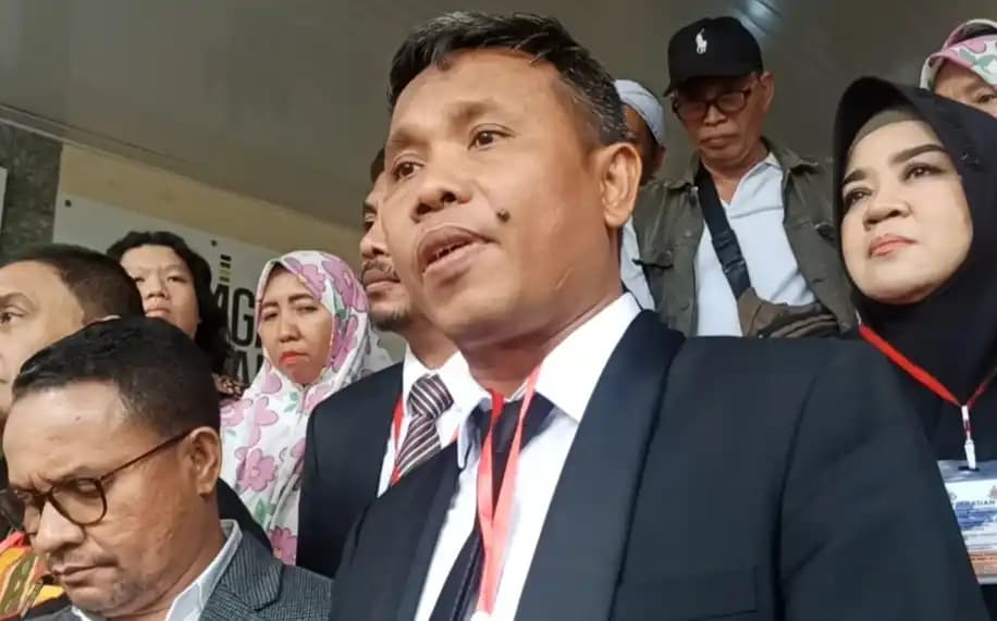 Kuasa Hukum Roy Suryo, Ahmad Khozinudin