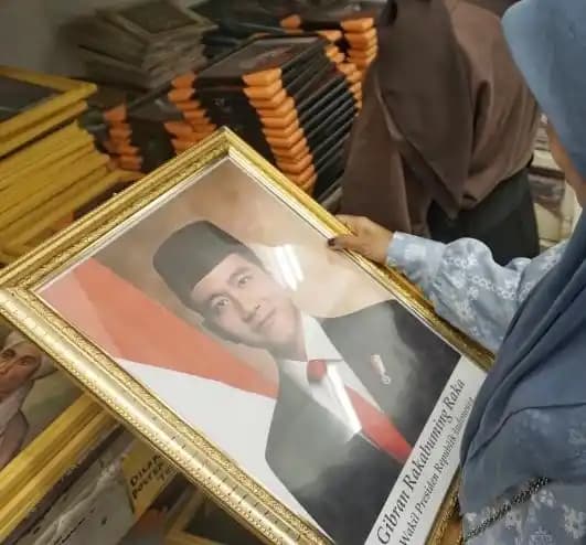 Lengserkan Gibran