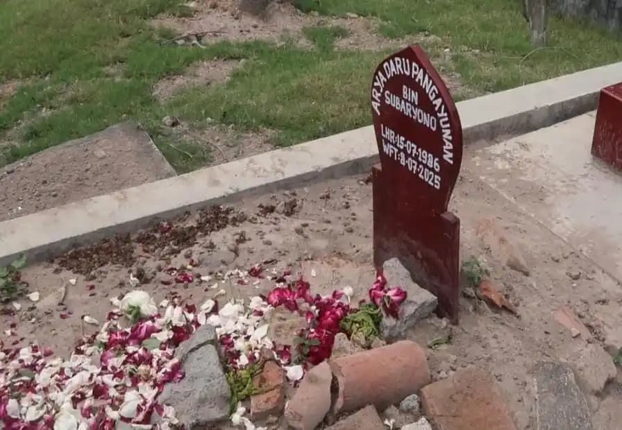 Makam Arya Daru