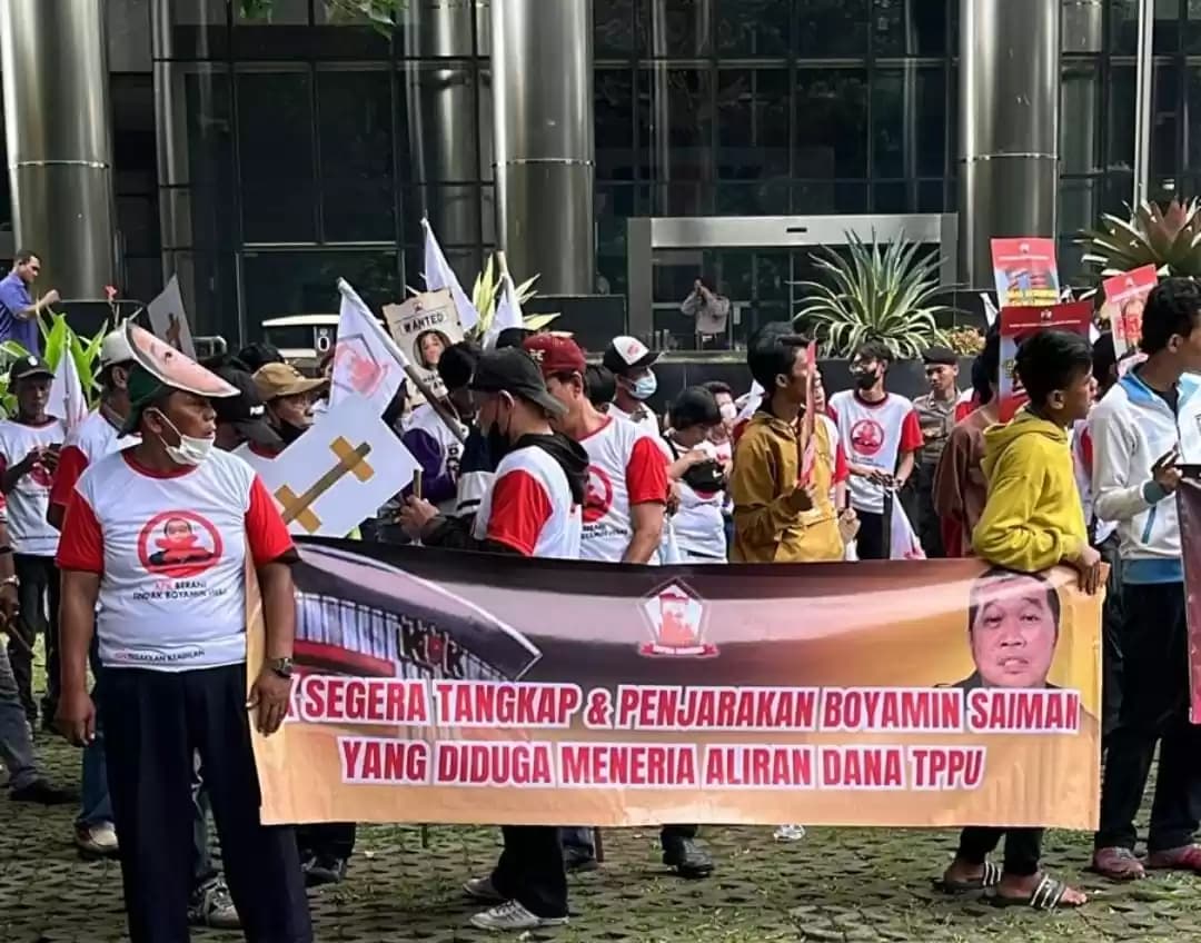 MAKI Boyamin didemo di KPK