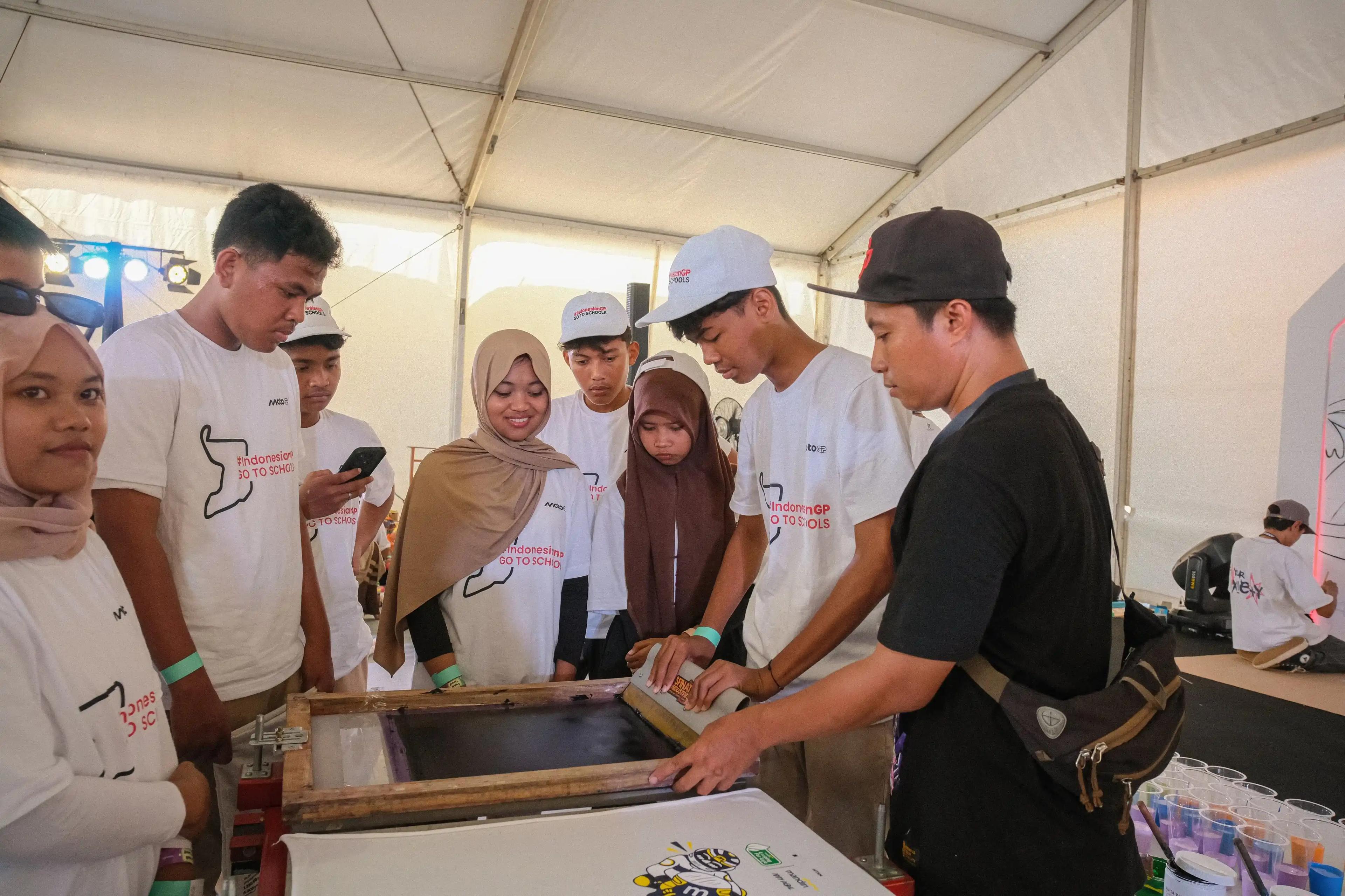 Mandiri Looping for Life