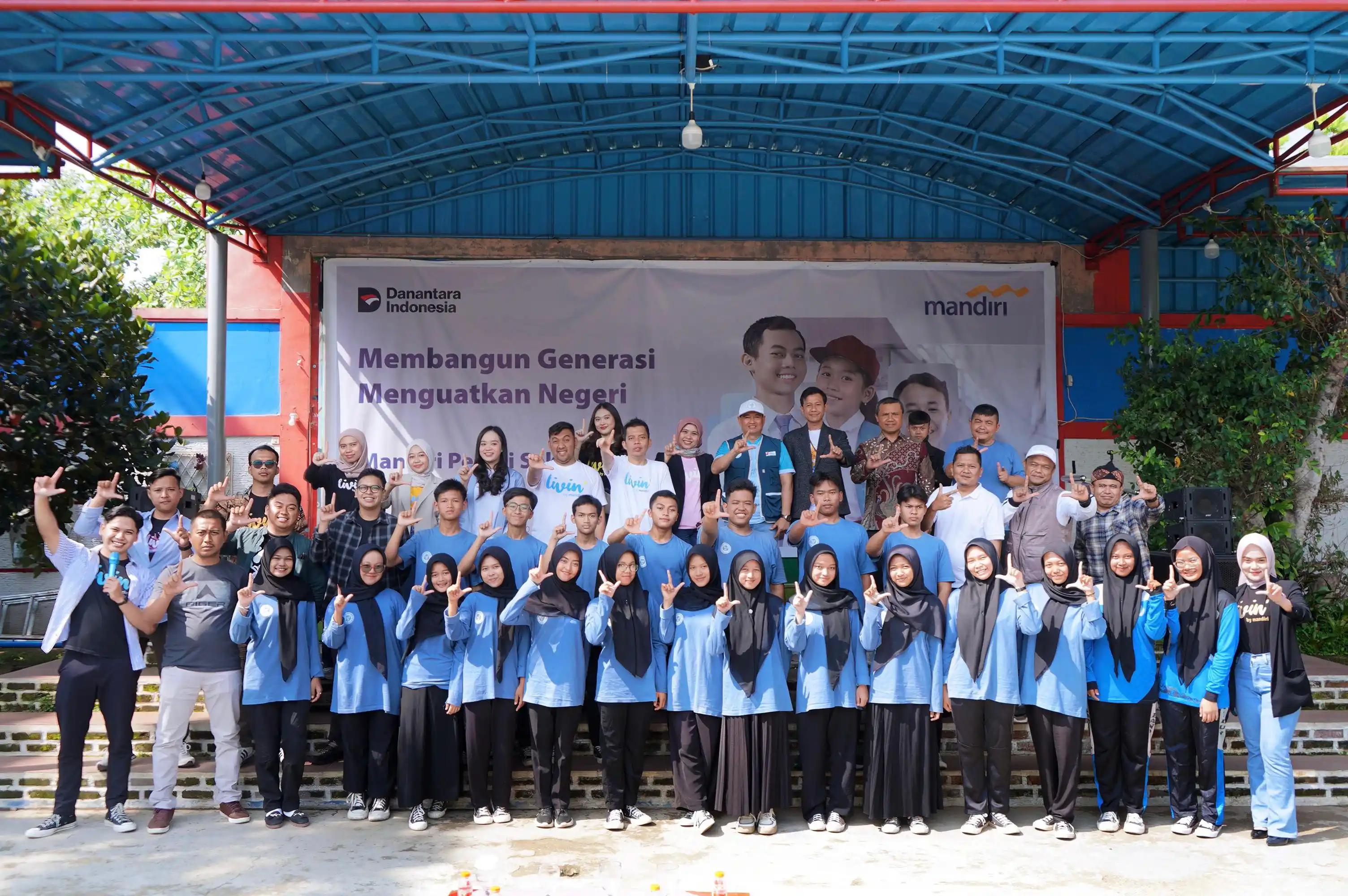 Mandiri Peduli Sekolah