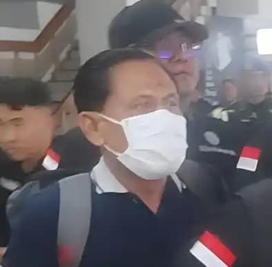 Mantan ketua pn surabaya
