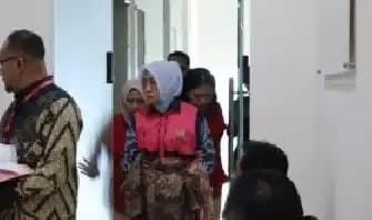 Mantan Panitera PN Jaktim Rina Pertiwi