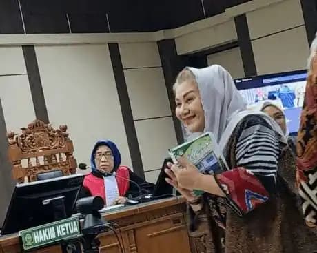 Mbak Ita dan Suaminya Didakwa Terima Suap Rp 9 M