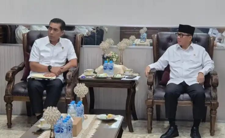 Menteri Desa dan Pembangunan Daerah Tertinggal, Yandri Susanto menemui Kabareskrim Polri Komjen Wahyu Widada