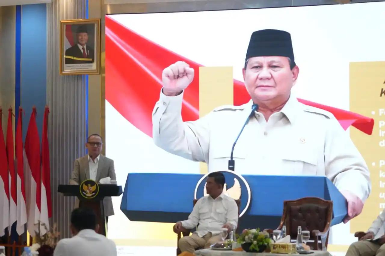 Menteri Mukhtarudin saat memberikan pengarahan kepada para Kepala BP3MI. (Dok. MI)