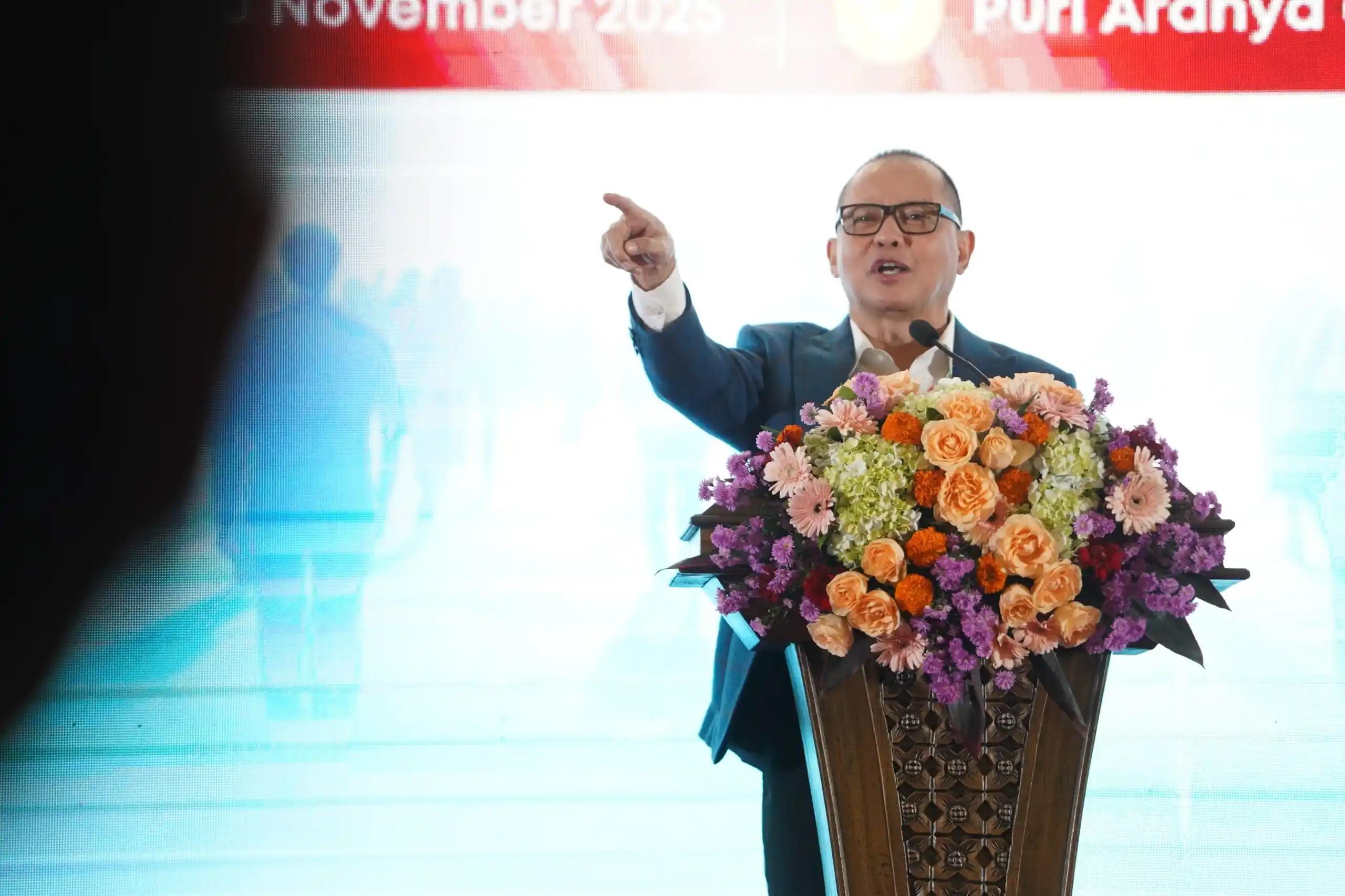Menteri P2MI  Mukhtarudin dalam acara peluncuran Buku Saku Edukasi Keuangan Pekerja Migran Indonesia yang digelar di Puri Ardhya Garini, Halim Perdanakusuma, Jakarta Timur. (Dok. Kemen P2MI)