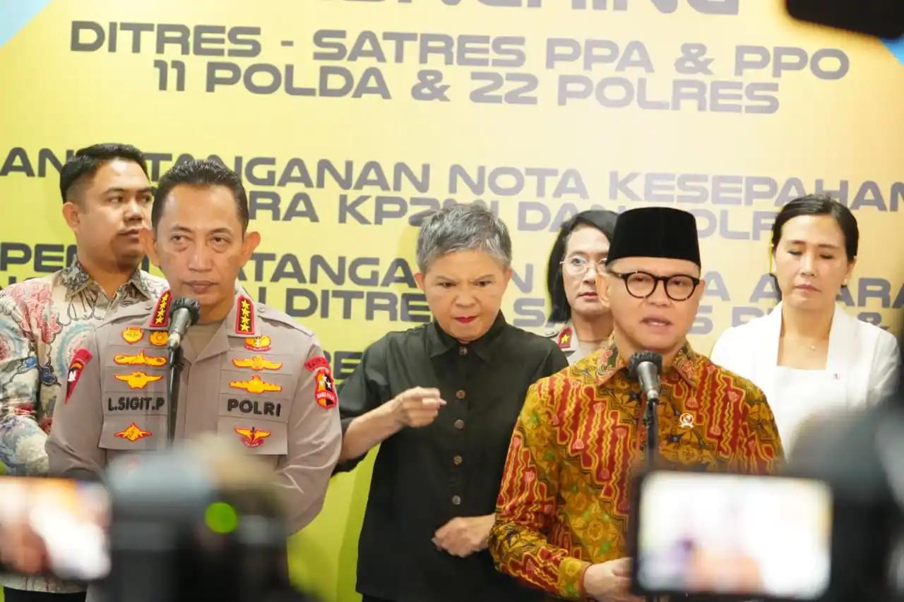Menteri P2MI  Mukhtarudin  dan Kapolri Jenderal Listyo Sigit Prabowo di Mabes Polri. (Dok. KemenP2MI)