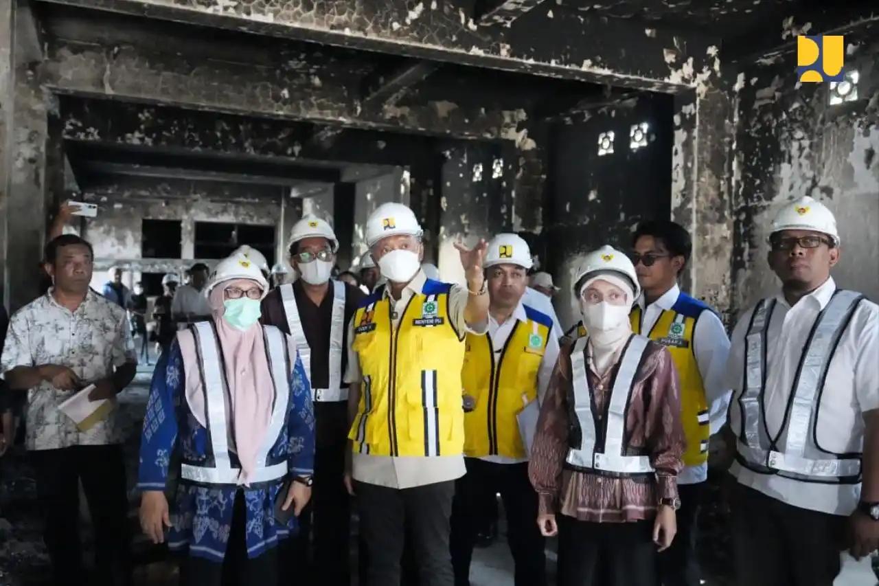 Menteri PU di Gedung DPRD Kediri