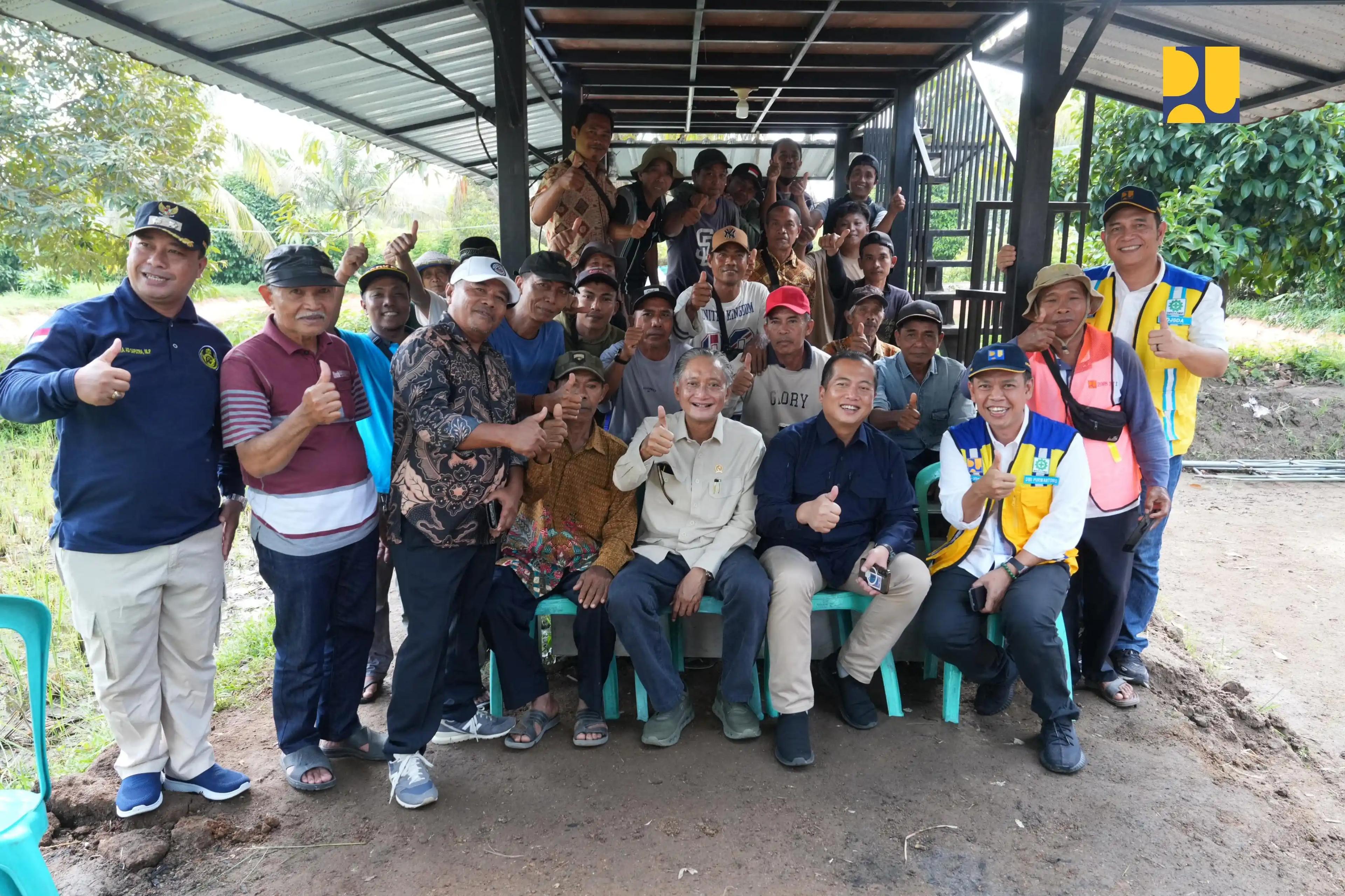 Menteri PU di Limbok