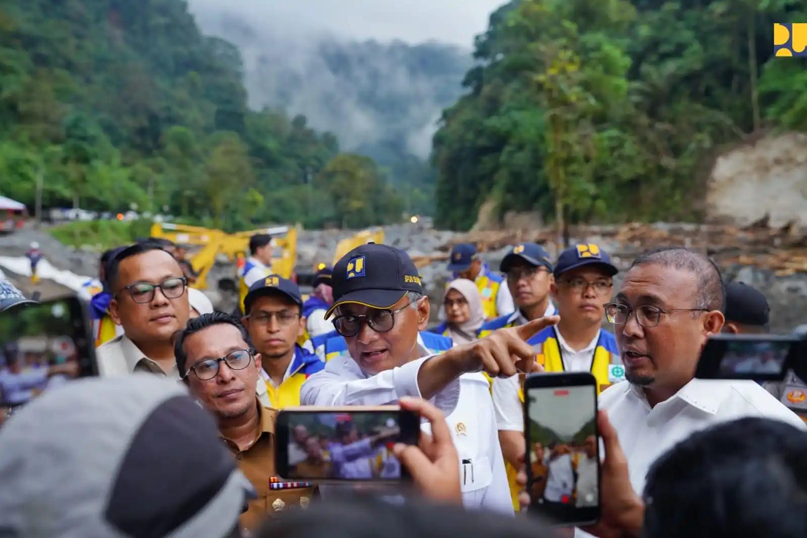 Menteri PU tinjau Lembah Anai