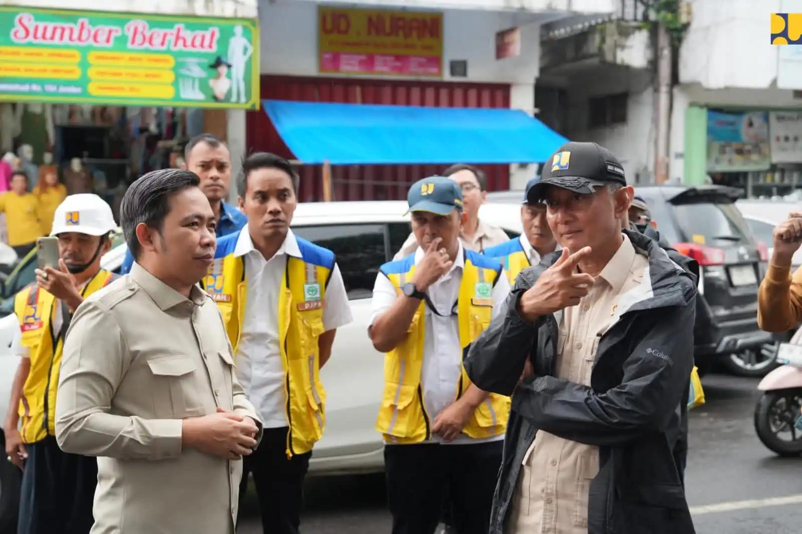 Menteri PU Tinjau Pasar Tanjung Jember