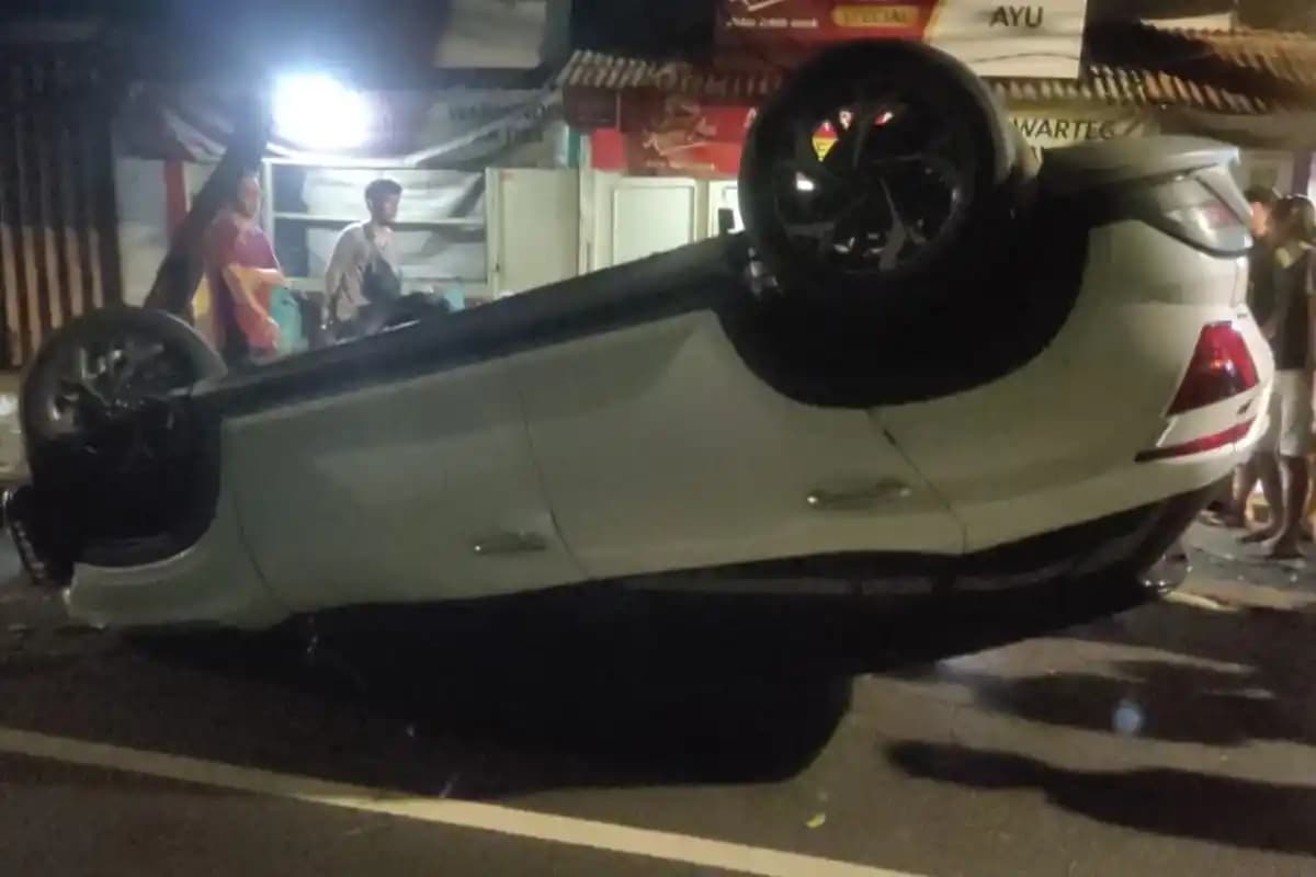Mobil artis larasati nugroho