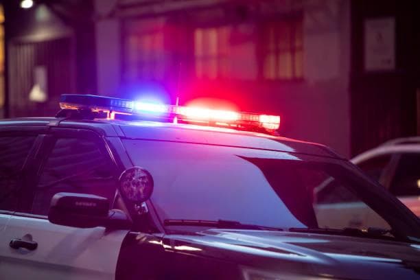 Seorang Wanita Bawa Kabur Mobil Patroli, Lalu Tabrak 2 Kendaraan Lain