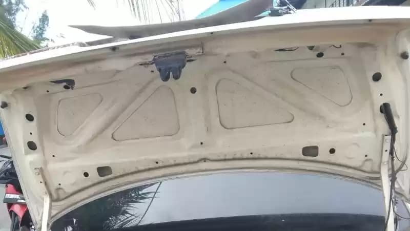 Mobil sedan Barang bukti kejahatan penyalahgunaan minyak tanah subsidi